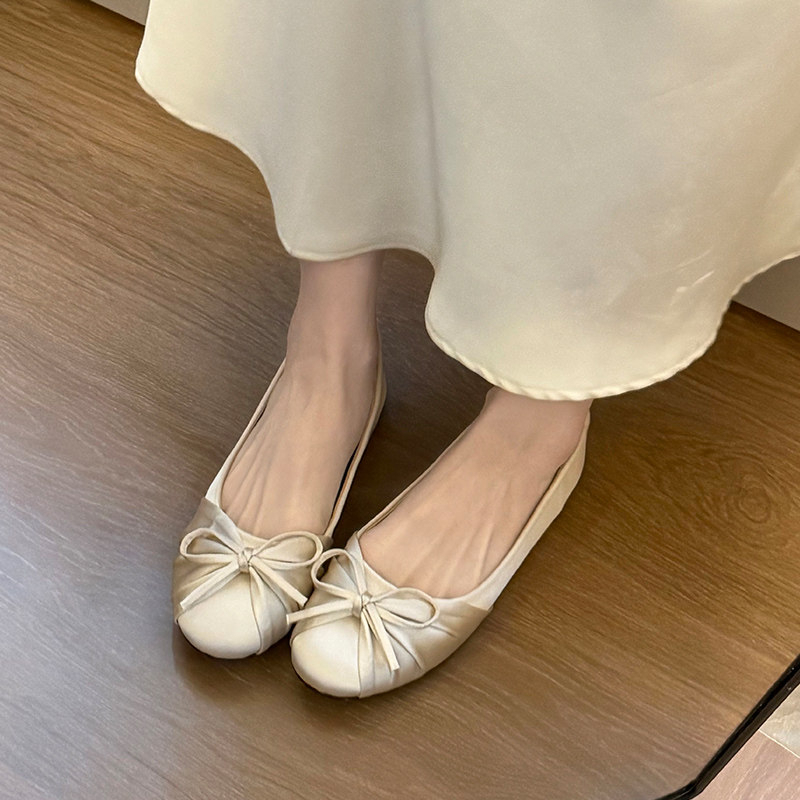 2026 New Bow-knot Temperament  - Embroidery Flat Shoes review and price