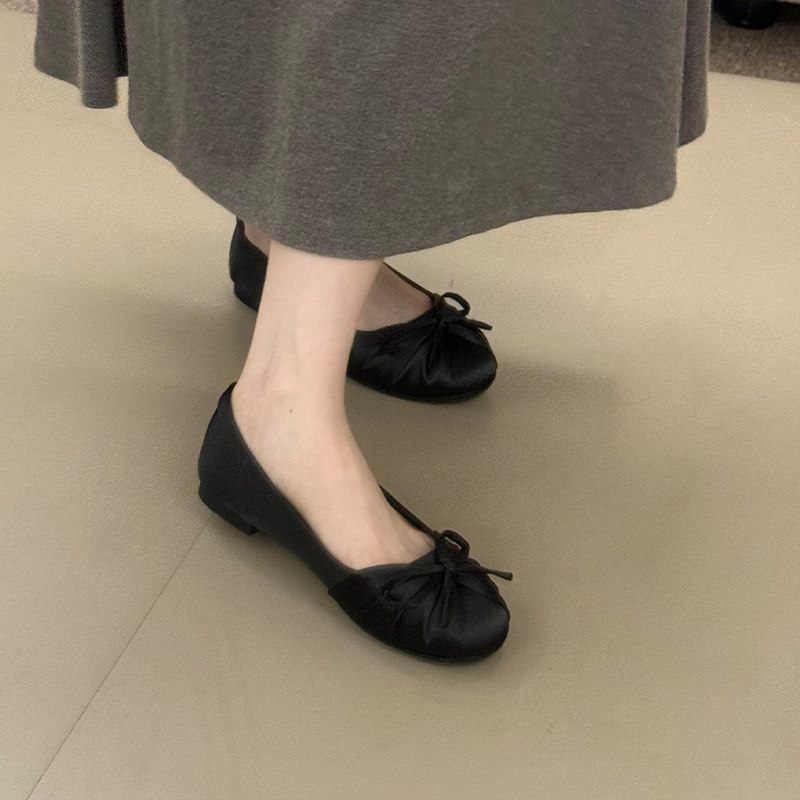 2026 New Bow-knot Temperament  - Embroidery Flat Shoes review and price