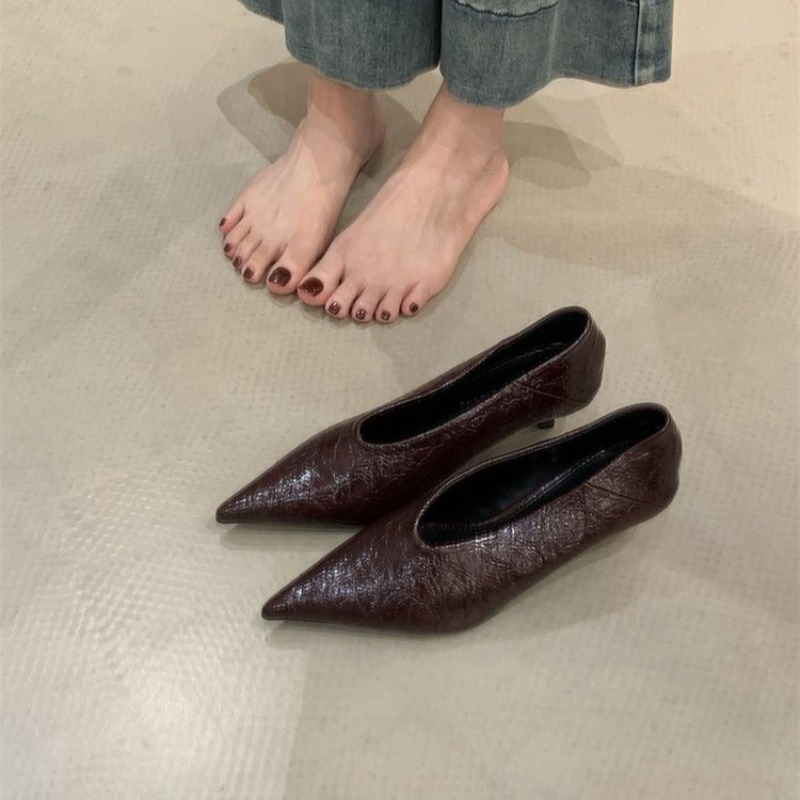 2025 Autumn New Commuter Wind  - Embroidery Flat Shoes review and price